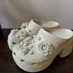 Crocs Elegant Cream Women's Clogs with Floral Accents new size 11